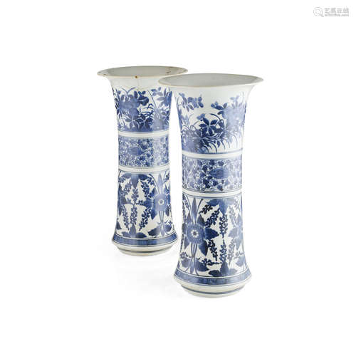 PAIR OF BLUE AND WHITE BEAKER VASES, GU