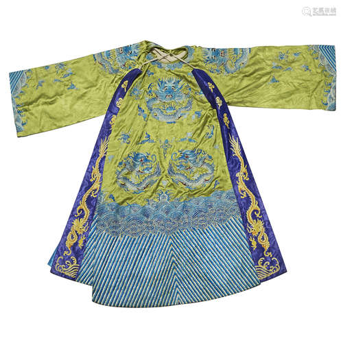 EMBROIDERED SILK 'DRAGON' ROBE