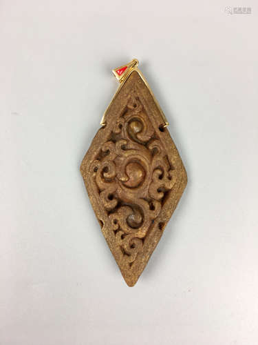 14-16TH CENTURY, A FLORAL PATTERN OLD GABBRA  PENDANT, MING DYNASTY