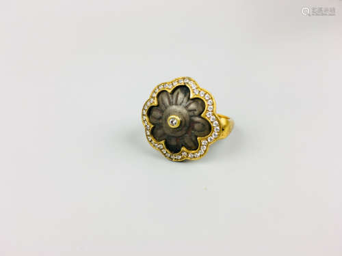 14-16TH CENTURY, A FLORAL DESIGN IRON RING, MING DYNASTY