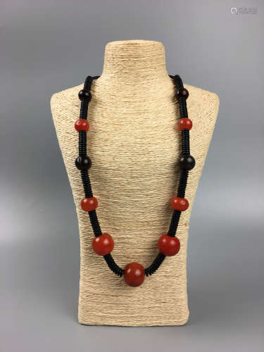 AN OLD SOUTH RED AGATE NECKLACE