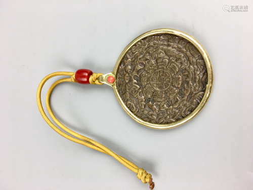 17-19TH CENTURY, A STORY DESIGN BRONZE PENDANT, QING DYNASTY