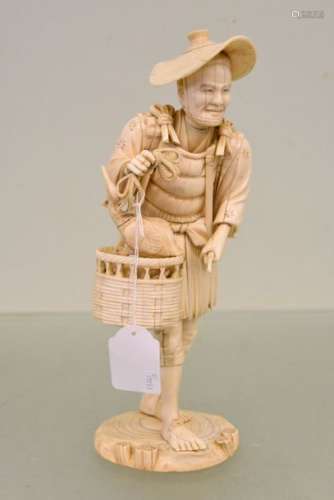 Statue en ivoire ancien, Japon (Ht 30cm)
