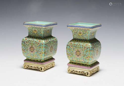 Pair of Imperial Famille Rose Green Vase, Qianlong