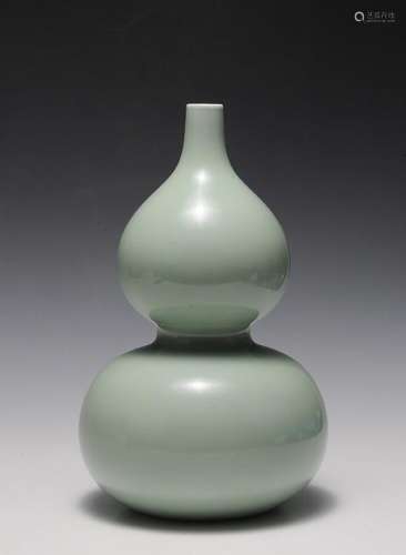 Imperial Double Gourd Celadon Vase, Yongzheng