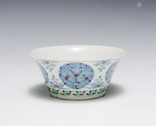 Chinese Doucai Porcelain Horse Shoe Bowl, Qianlong