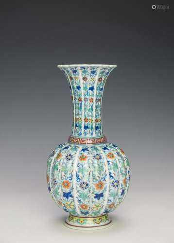 Chinese Doucai Flower Vase, Yongzheng