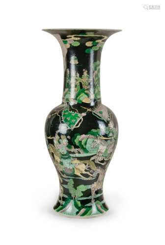 FAMILLE NOIRE PHOENIX VASE