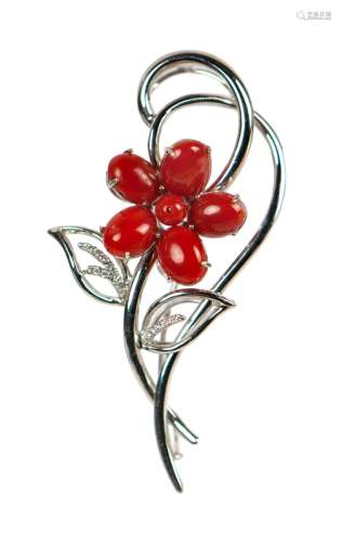 AKA RED CORAL FLOWER AND DIAMOND PENDANT/BROOCH