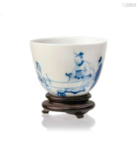 KANGXI BLUE AND WHITE TEA CUP