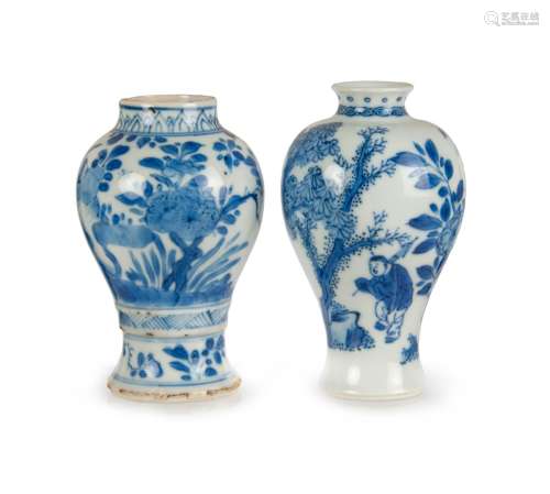 PAIR OF CHINESE BLUE AND WHITE VASES