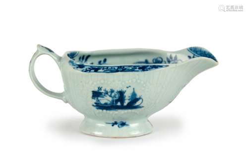 A CHINESE BLUE AND WHITE EXPORT GRAVY BOAT