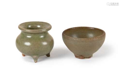 TWO CHINESE HENAN CELADON GLAZED VESSELS