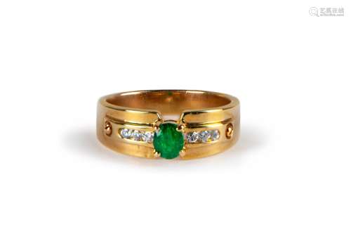 EMERALD DIAMOND AND 18k GOLD RING