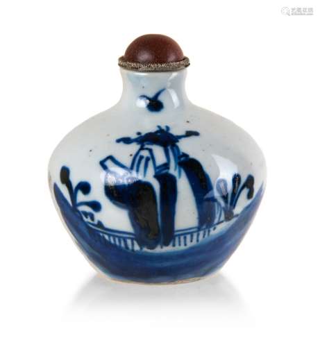 CHINESE PORCELAIN SNUFF BOTTLE