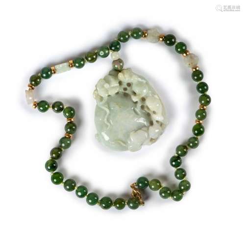 CARVED JADE STONE AND AGATE BEAD NECKLACE
