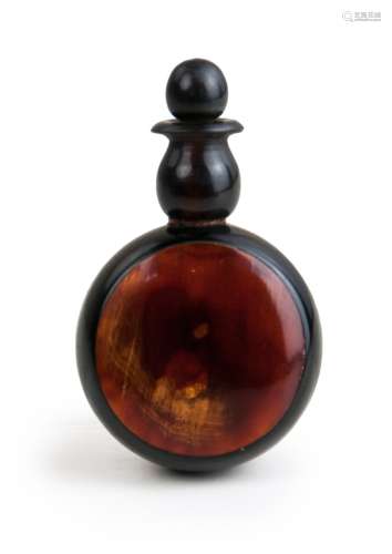 CHINESE CARVED HORN SNUFF BOTTLE