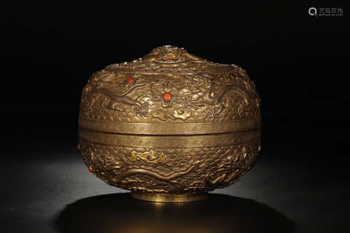 17-19TH CENTURY, A DRAGON PATTERN GILT BRONZE BOX, QING DYNASTY