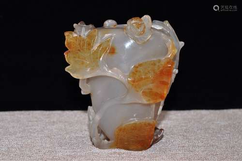 FINELY CARVED AGATE FLOWER VASE