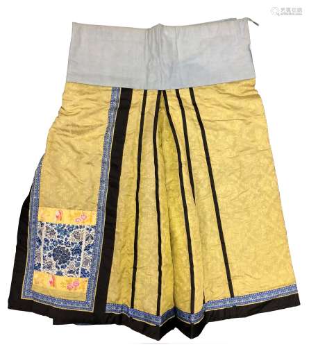 CHINESE EMBROIDERED SILK SKIRT