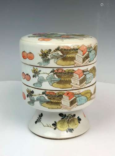 FAMILLE ROSE PORCELAIN STACKING BOX WITH MARK