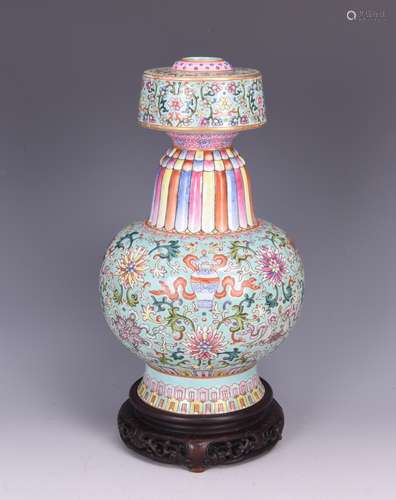 CHINESE FAMILLE ROSE PORCELAIN VASE WITH MARK