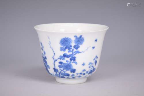 BLUE AND WHITE PORCELAIN TEA CUP WITH MARK