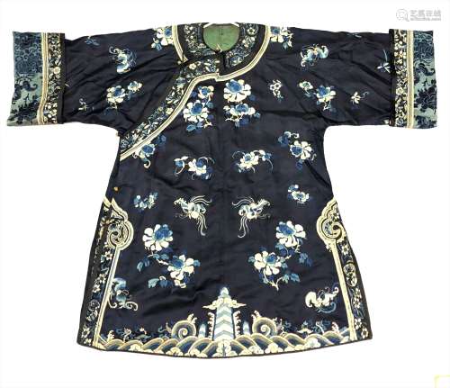 A LADY'S BLUE-GROUND EMBROIDERED SILK ROBE