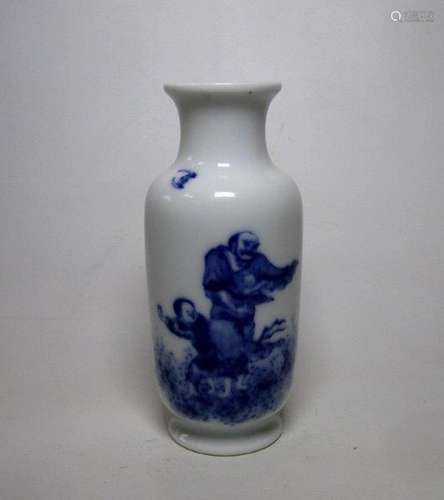 CHINESE BLUE AND WHITE PORCELAIN VASE WITH MARK