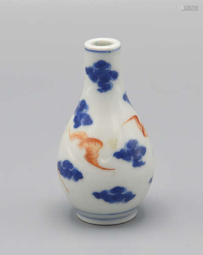 GLAZED PORCELAIN BAT VASE WITH MARK