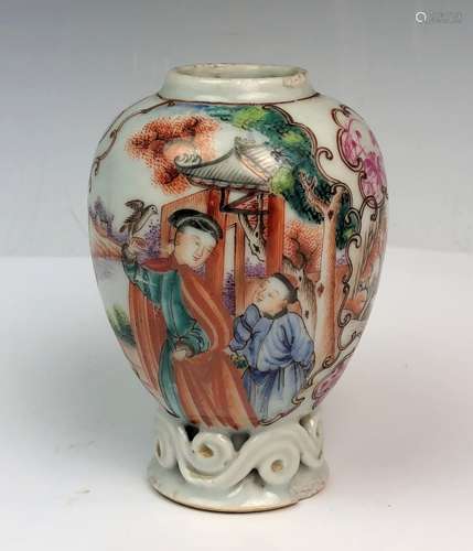 CHINESE FAMILLE ROSE PORCELAIN VASE,  18/19TH C.