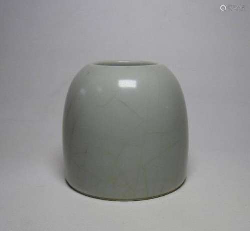 GLAZED PORCELAIN BEE HIVE SHAPED WATER POT WITH MARK