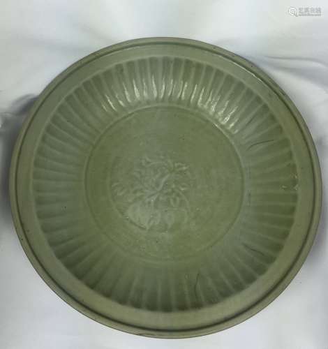 CELADON GLAZED PORCELAIN CHRYSANTHEMUM DISH