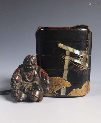 JAPANESE INRO LACQUERED WITH NETSUKE