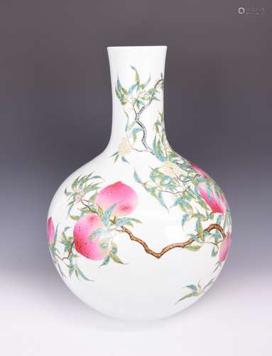 FAMILLE ROSE NINE PEACHES GLOBULAR VASE WITH MARK