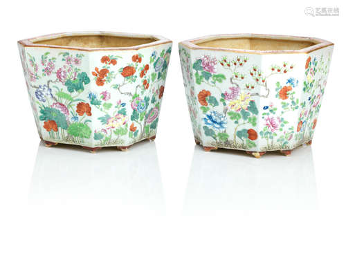 19th century A pair of famille rose jardinières