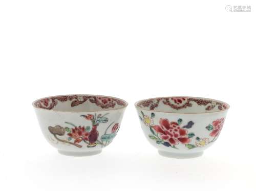 CHINE, XVIIIe siècle  Paire de sorbets en porcelaine