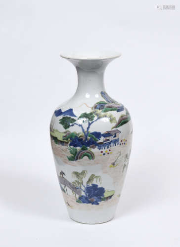 CHINE, XXe siècle  Vase balustre en porcelaine  polychrome,