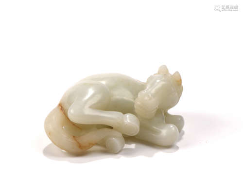 CHINE, moderne  Statuette en jade blanc céladonné