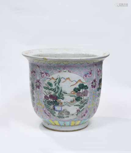 CHINE, XXe siècle  Cache-pot en porcelaine