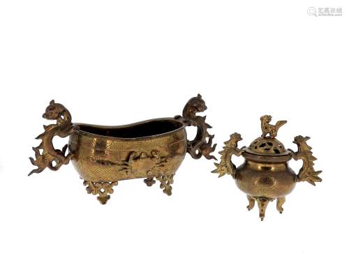 CHINE, XXe siècle  Ensemble comprenant de deux objets en bronze