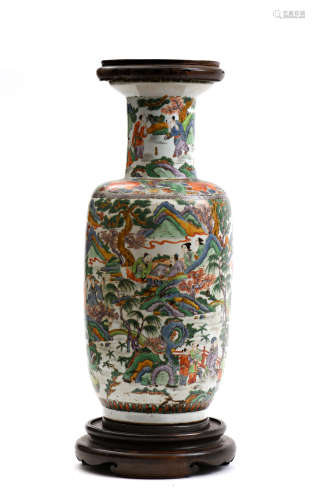 CHINE, XIXe siècle  Vase balustre en porcelaine, de style de la famille verte