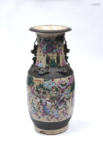 CHINE, fin XIXe siècle  Vase en céramique de Nankin