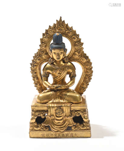 CHINE, XVIIIe siècle  Statuette d’amitayus en bronze doré,