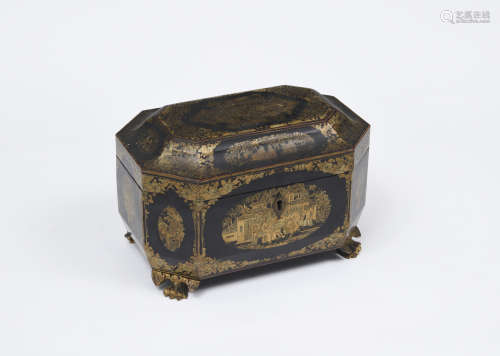 CHINE, XIXe siècle  Coffret en laque de Canton rehaussée d'or