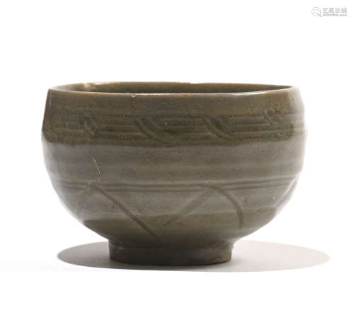 CHINE ou COREE, Dynastie Ming  Bol en céramique à glaçure céladon