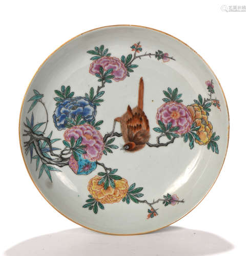 CHINE, vers 1850  Coupe en porcelaine et émaux fencai