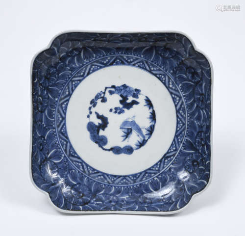 JAPON, XXe siècle  Assiette en porcelaine