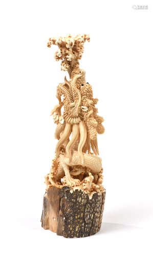 CHINE, deuxième moitié du XXe siècle  Sculpture en ivoire de mammouth*