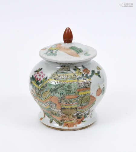CHINE, XXe siècle  Pot couvert en porcelaine